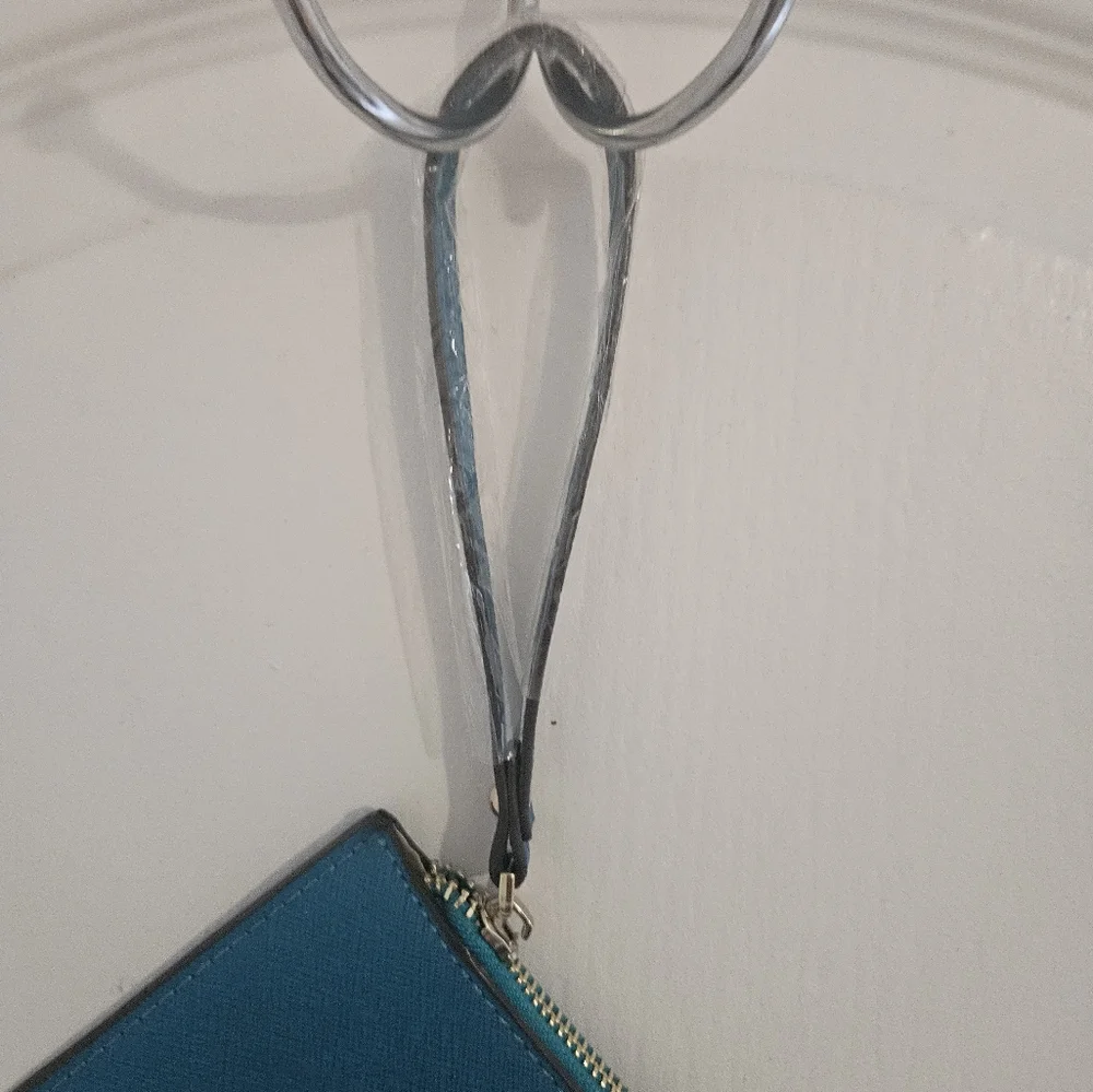 - Kate spade wristlet. NWOT